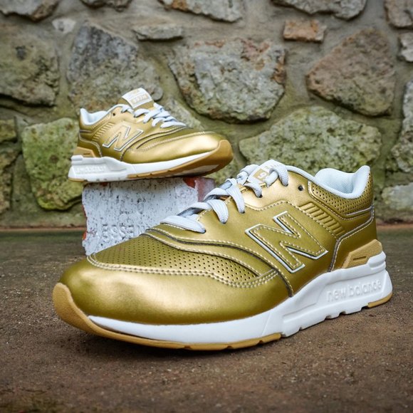 new balance 870 classic gold